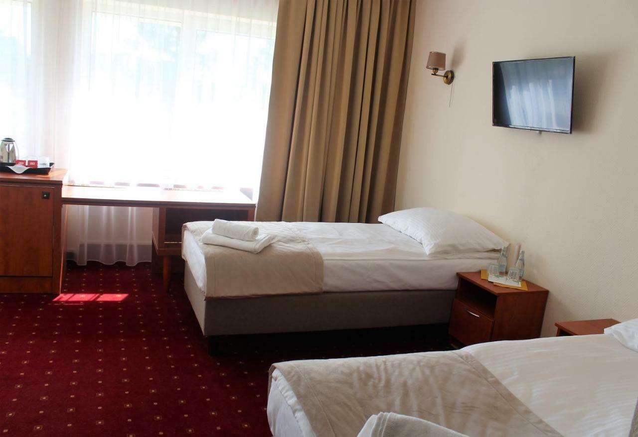 Hotel Bialy Walbrzych Exterior photo