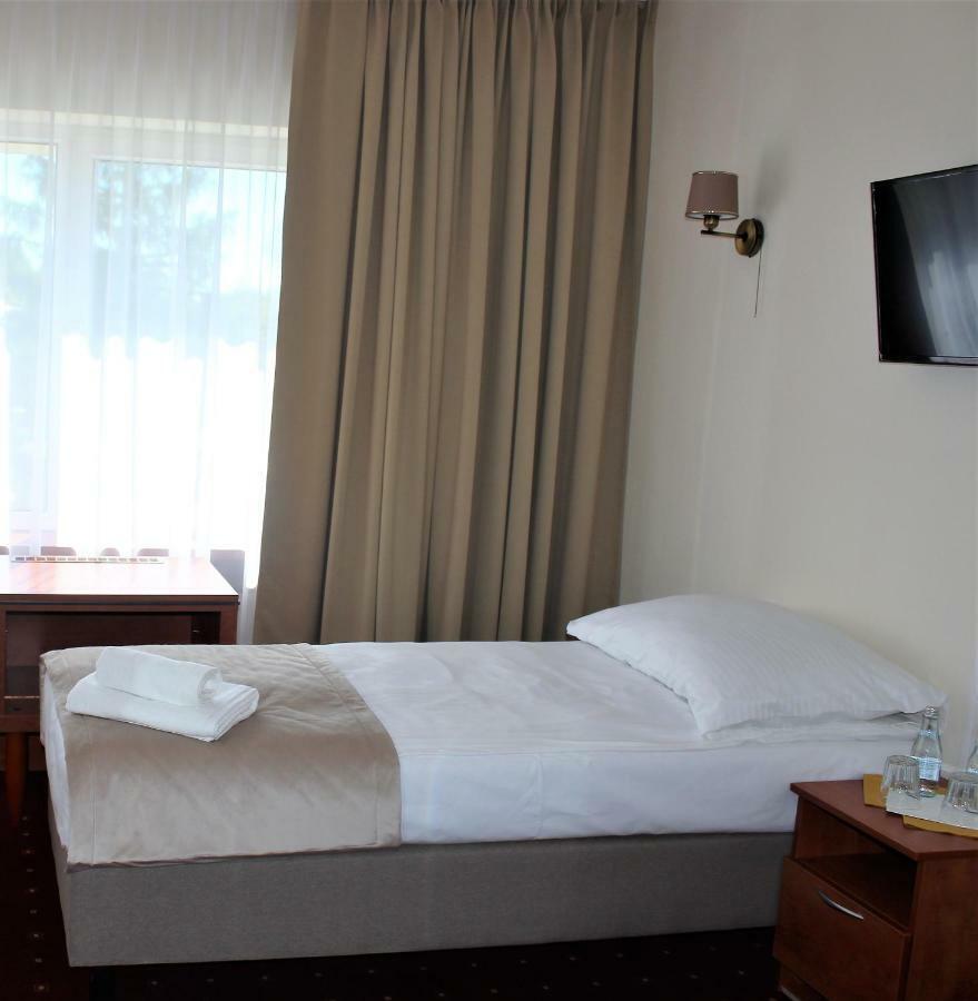 Hotel Bialy Walbrzych Exterior photo