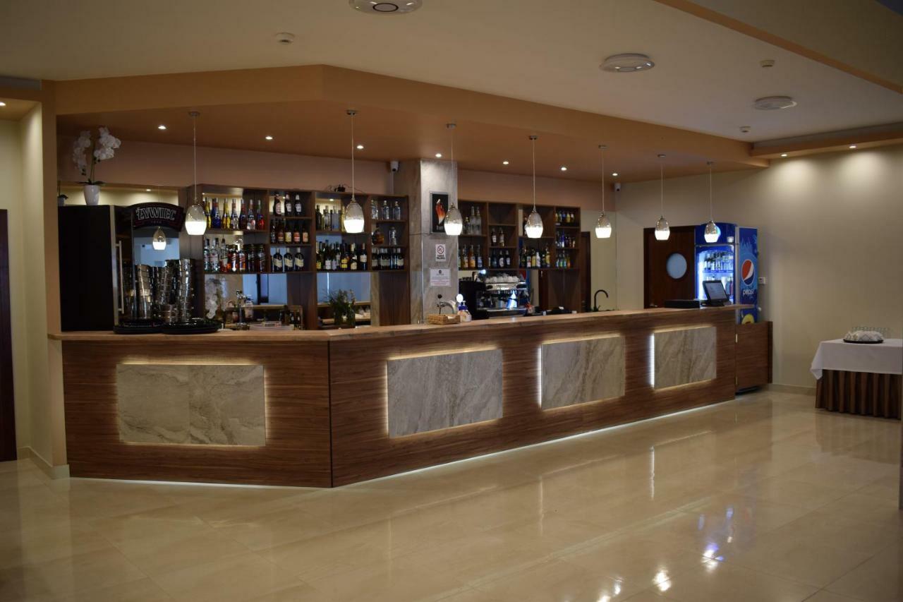 Hotel Bialy Walbrzych Exterior photo