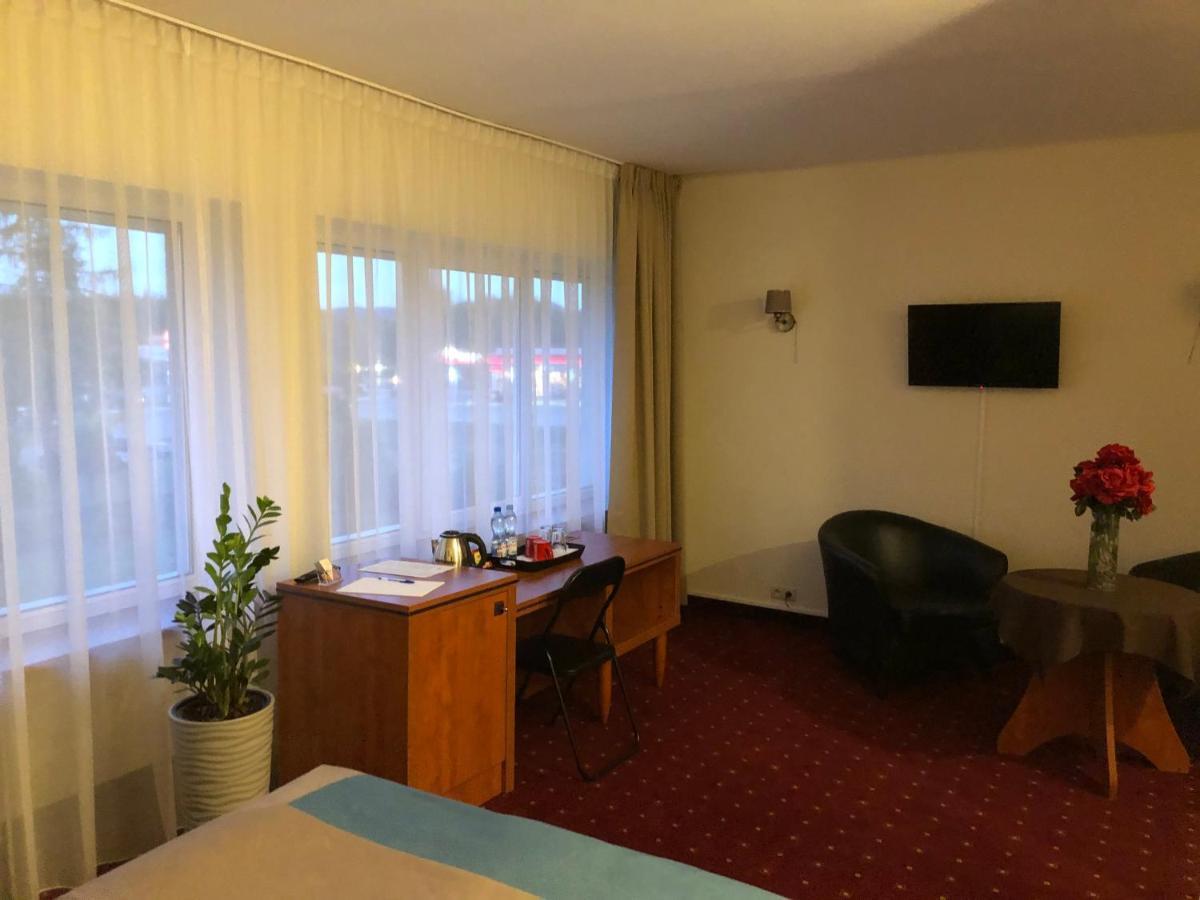 Hotel Bialy Walbrzych Exterior photo