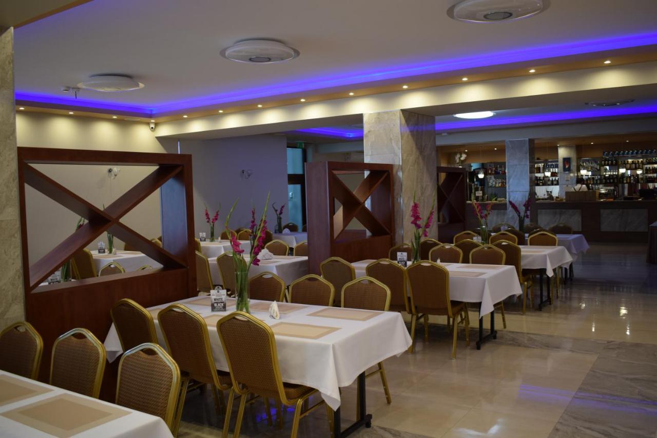 Hotel Bialy Walbrzych Exterior photo